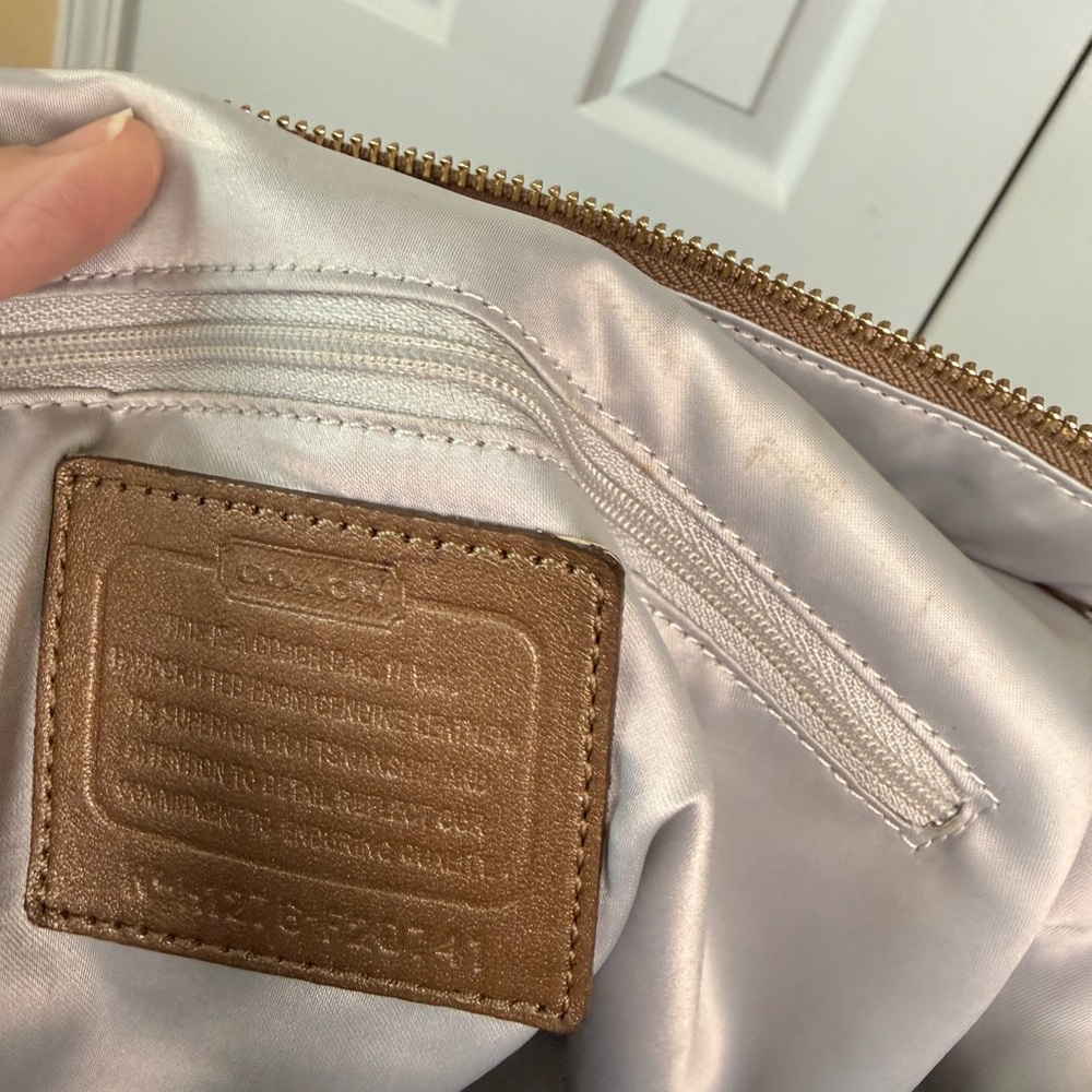 Coach Gallery Gold/Copper Shoulderbag - Picture 6 of 9